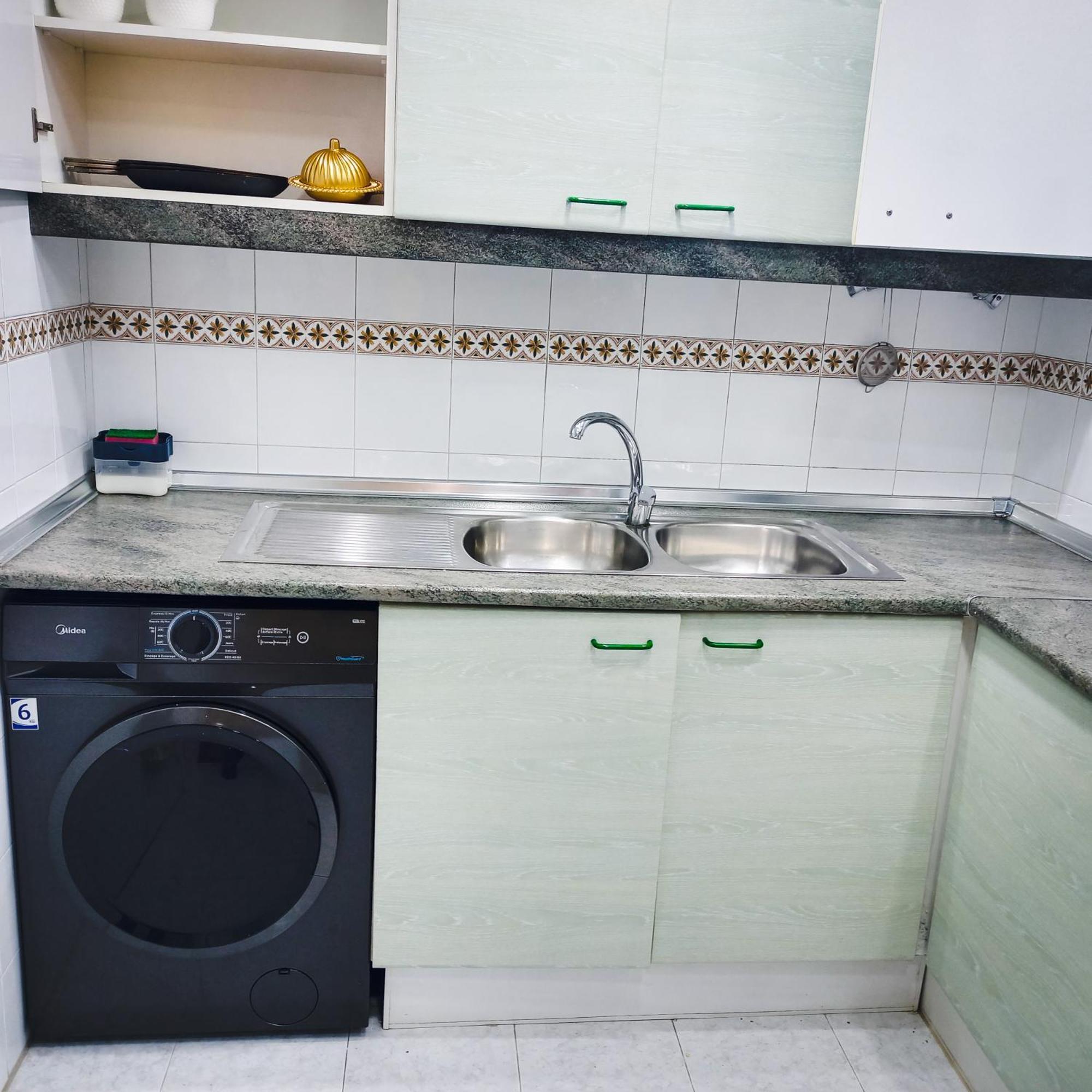 Moderne Appartement Au Plein Centre-Ville En Face Hilton & La Gare De Train Tgv Avec Climatisation Танжер Екстер'єр фото